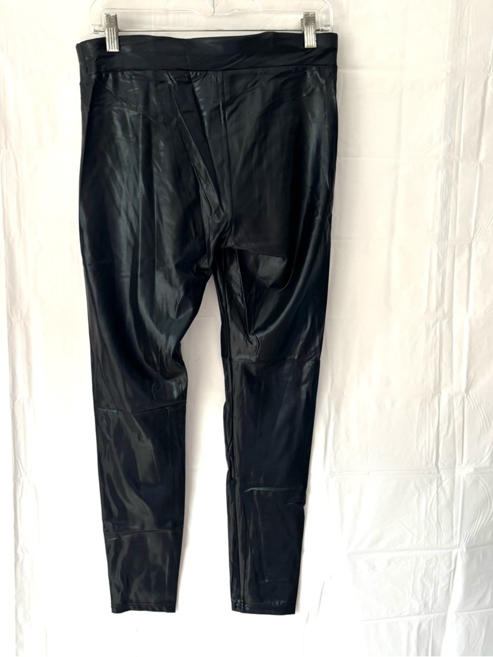 NWOT Hue Black shiny Coated Cigarette Vegan Leather High Waist Leggings SZ L - Picture 4 of 14